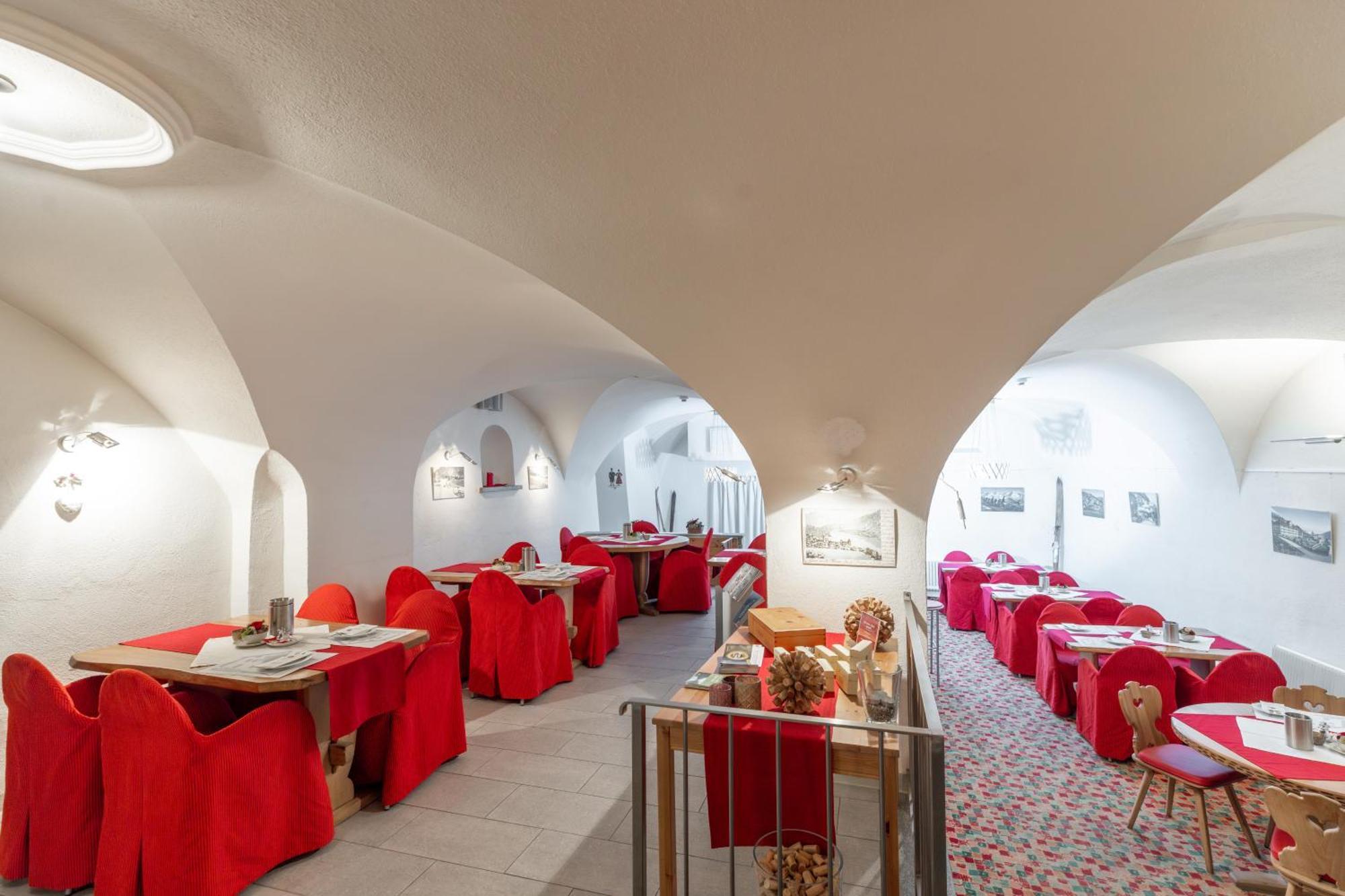 Palazzo Mysanus Samedan Hotel Exterior photo