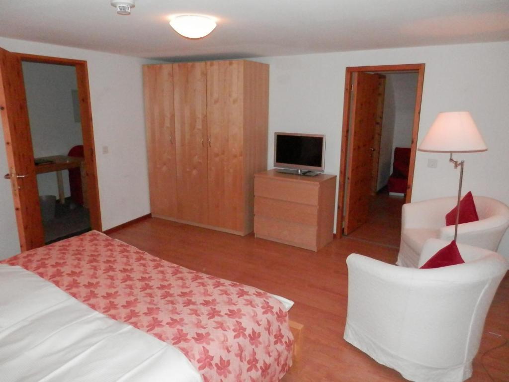 Palazzo Mysanus Samedan Hotel Room photo